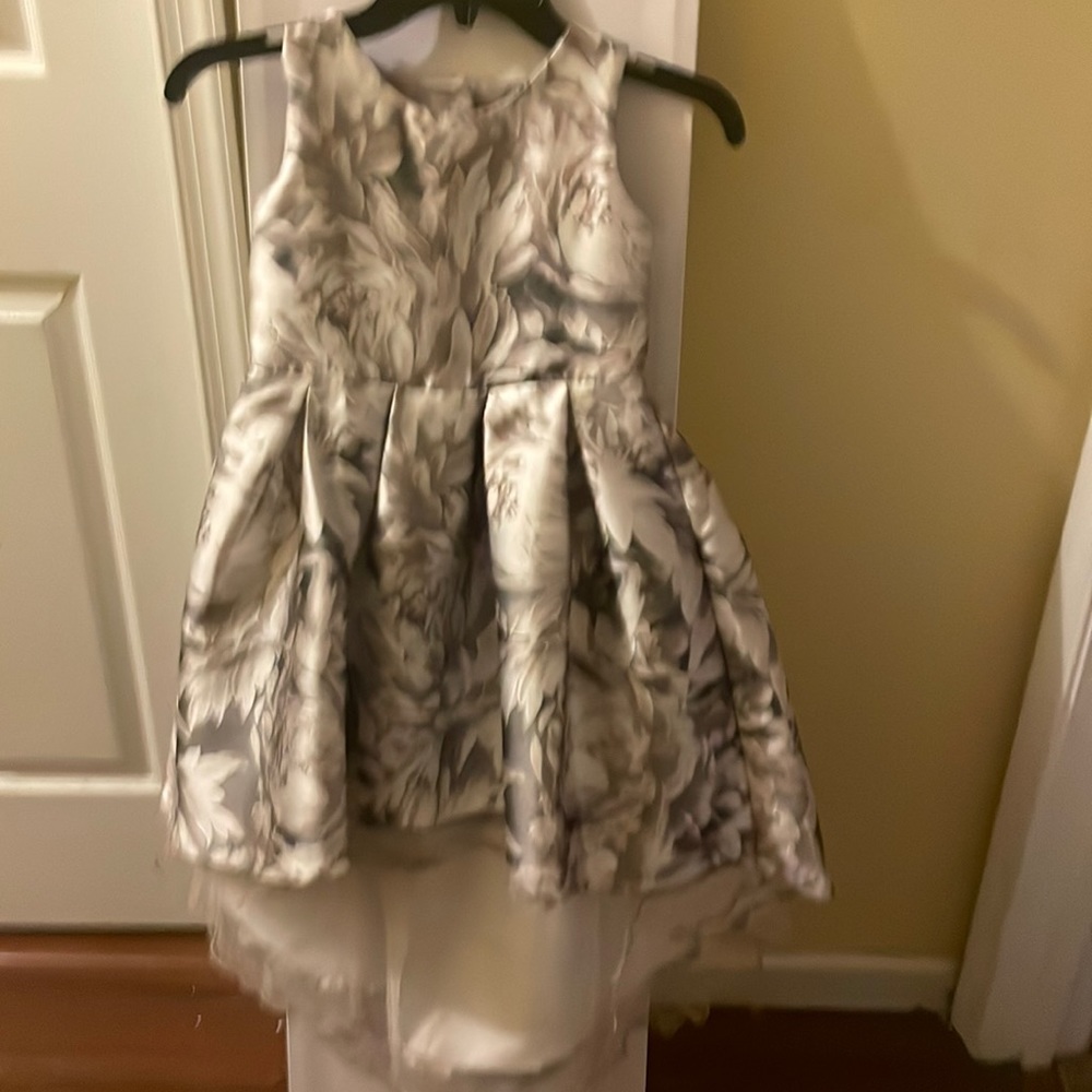 Like new girls size 8 Bonnie Jean formal dress